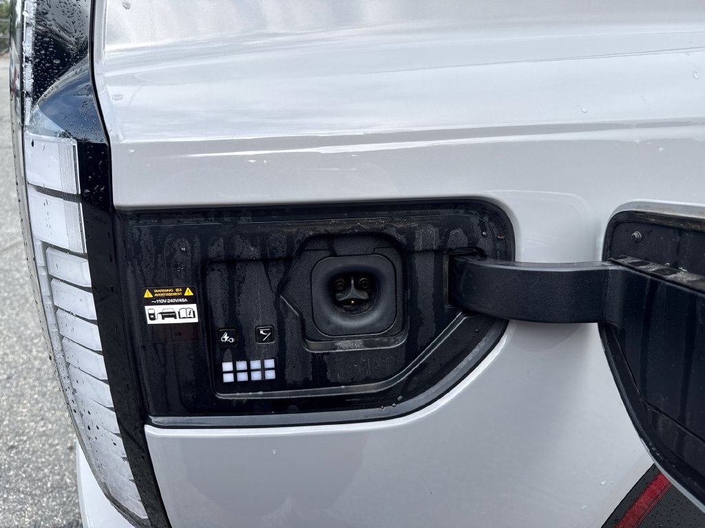 New 2026 Hyundai Ioniq 9 SE AWD/4WD image 15