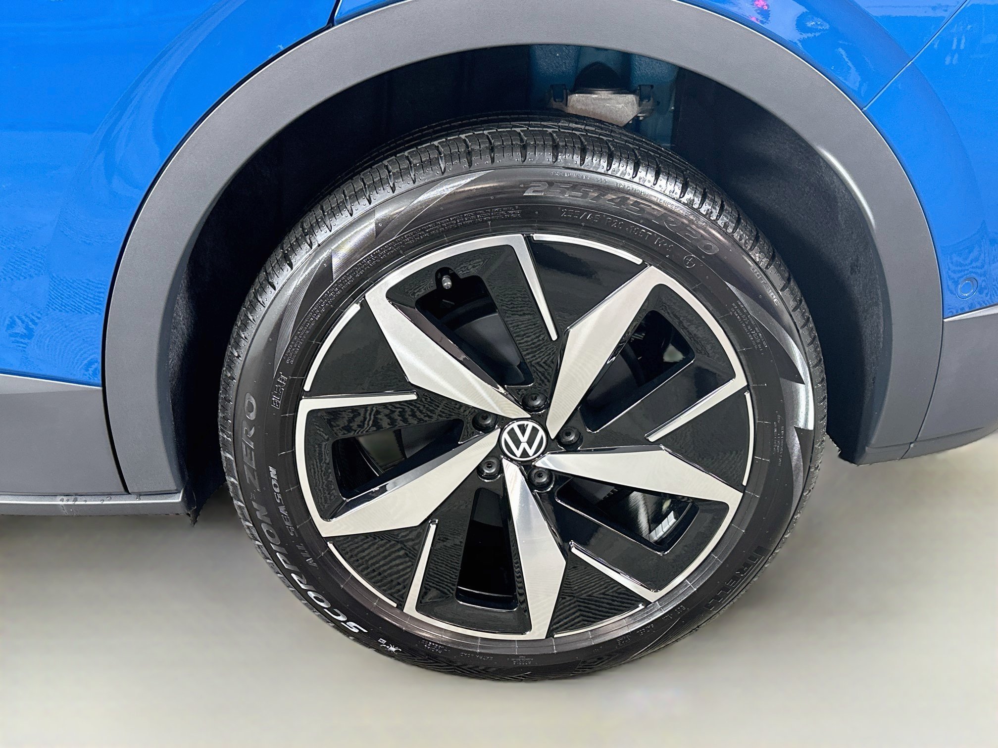 Used 2025 Volkswagen ID.4 Pro S AWD/4WD image 29