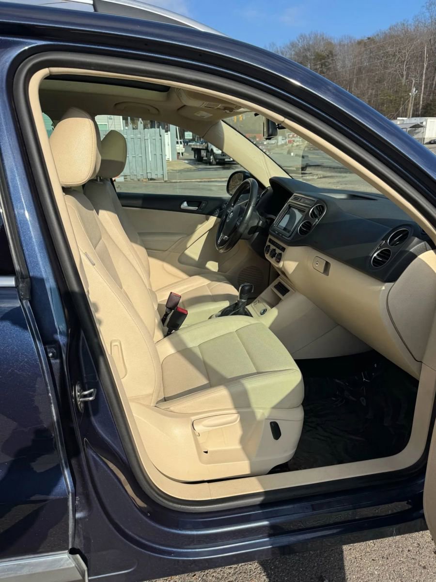 Used 2016 Volkswagen Tiguan SE image 16