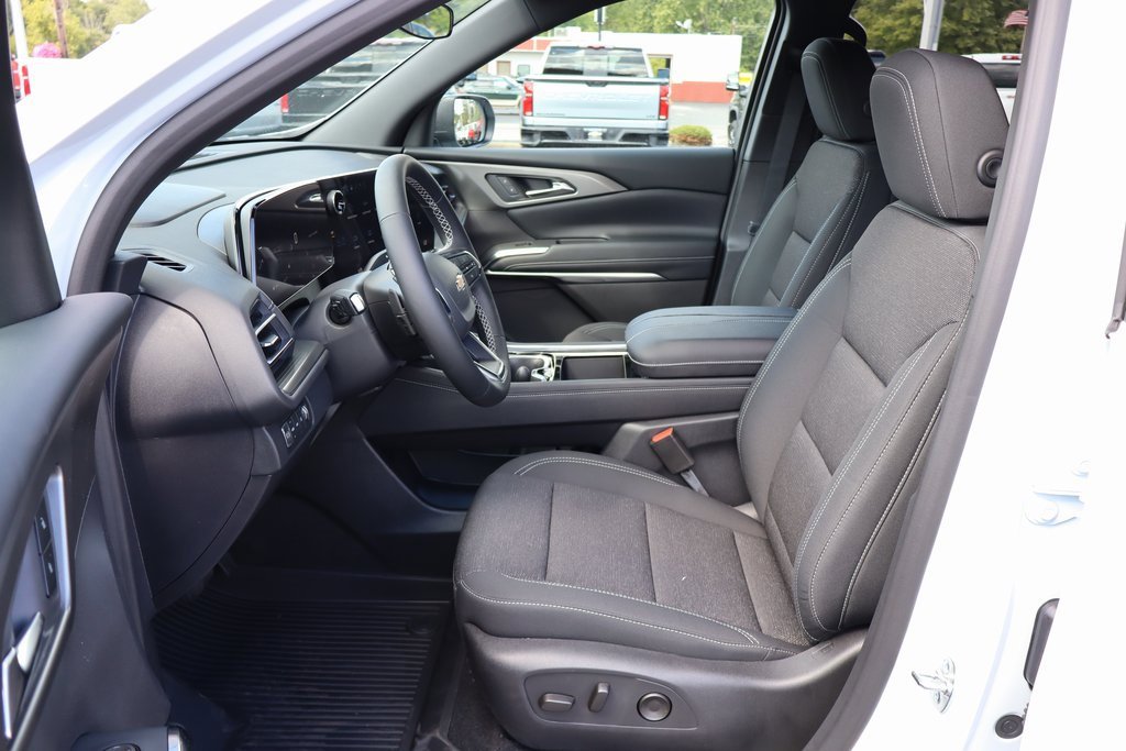 New 2026 Chevrolet Traverse LT w/ LPO, Floor Liner Package image 5