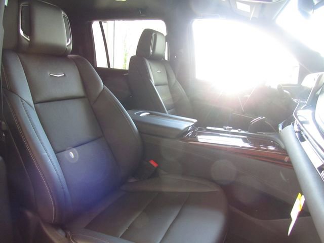 Used 2024 Cadillac Escalade ESV Luxury AWD/4WD image 20