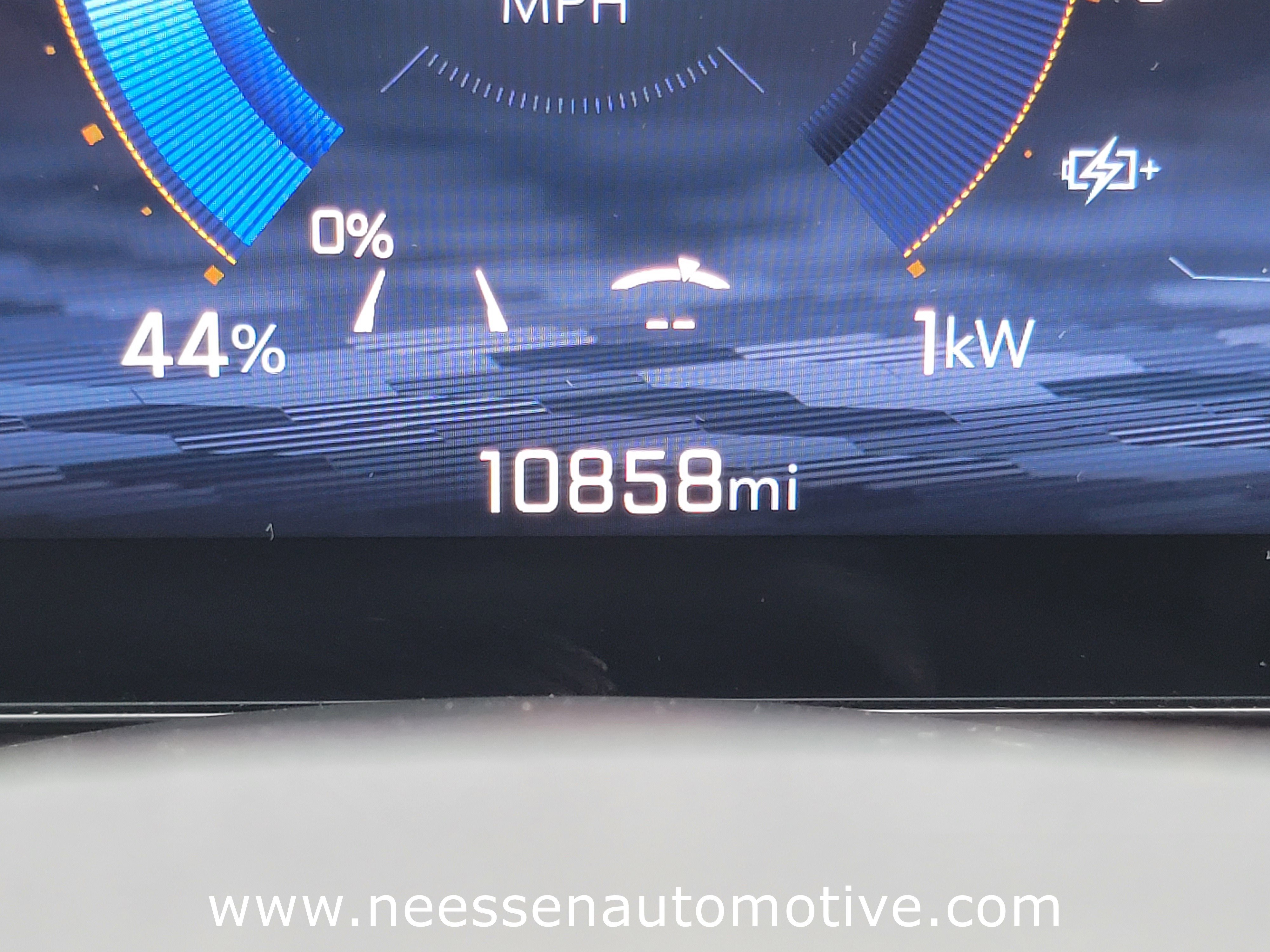 Used 2025 Chevrolet Equinox EV LT w/ Convenience Package image 22