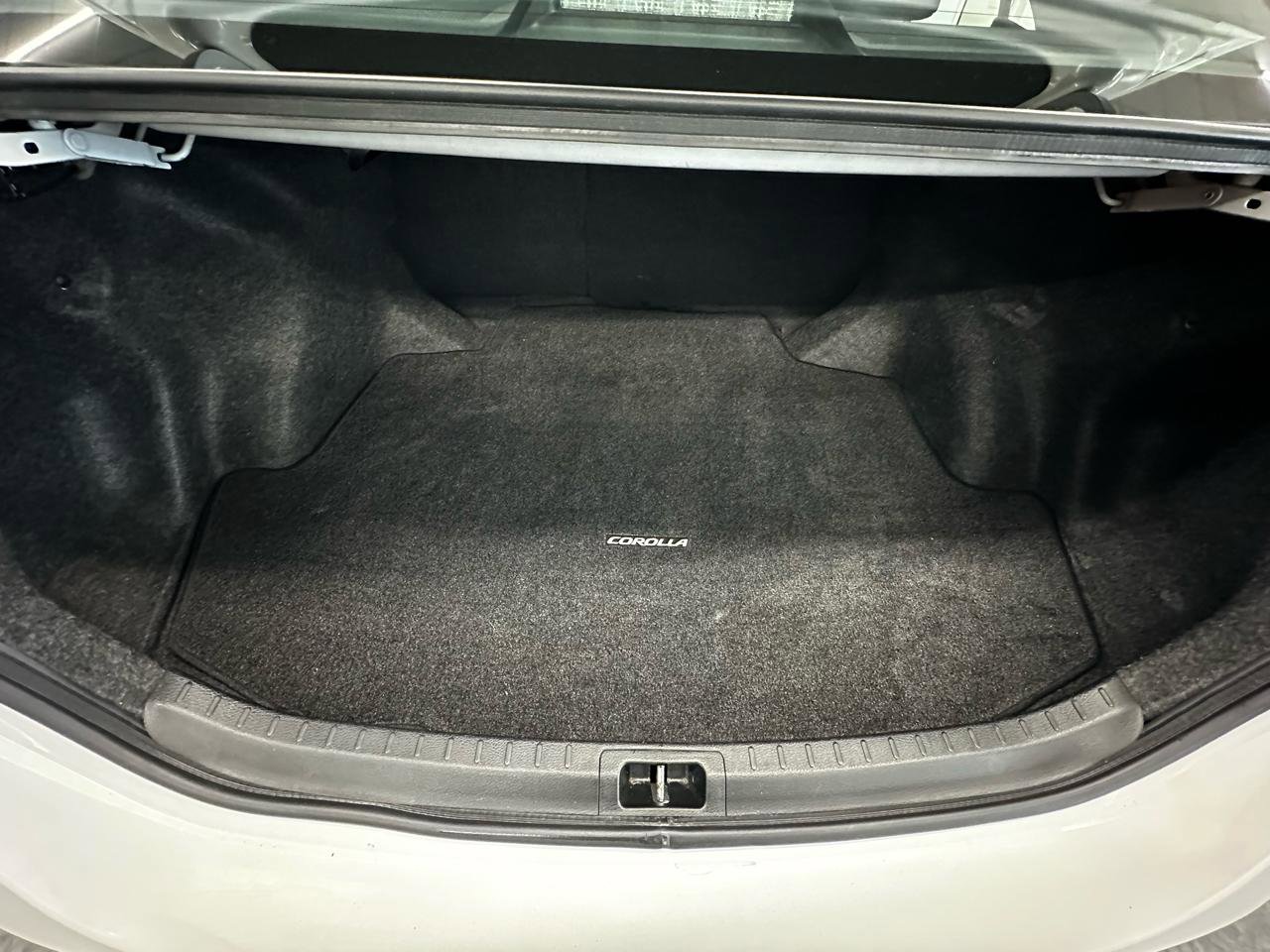 Used 2017 Toyota Corolla XSE w/ Carpet Mat Package (TMS) FWD image 17