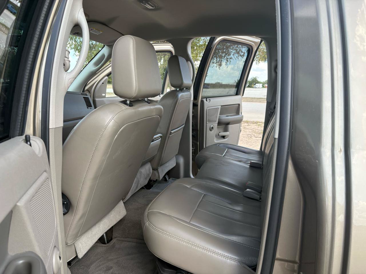 Used 2006 Dodge Ram 2500 Truck Laramie AWD/4WD image 36
