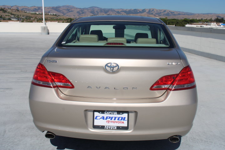 Used 2007 Toyota Avalon Limited FWD image 4