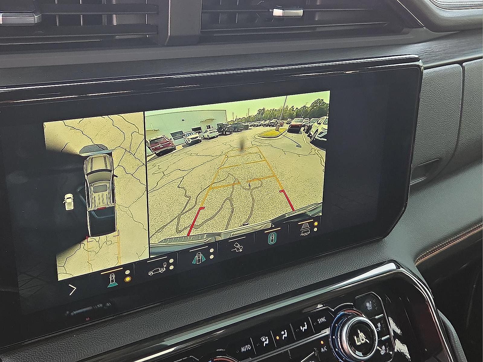 Certified 2022 GMC Sierra 1500 AT4 w/ AT4 Premium Package AWD/4WD image 8