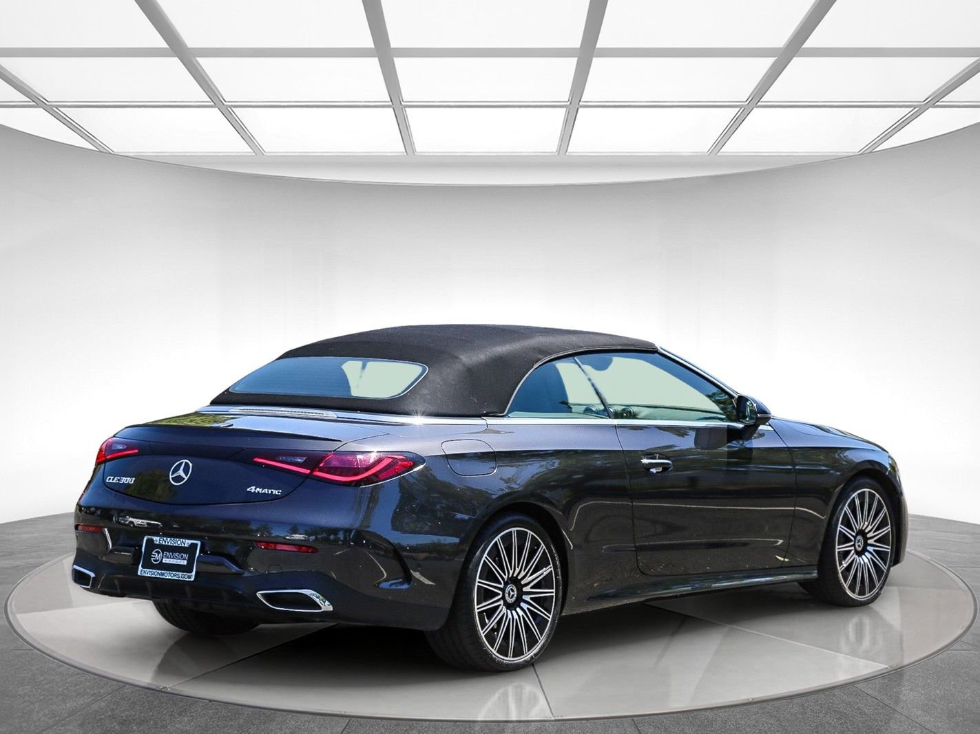 Used 2025 Mercedes-Benz CLE 300 4MATIC Cabriolet image 4