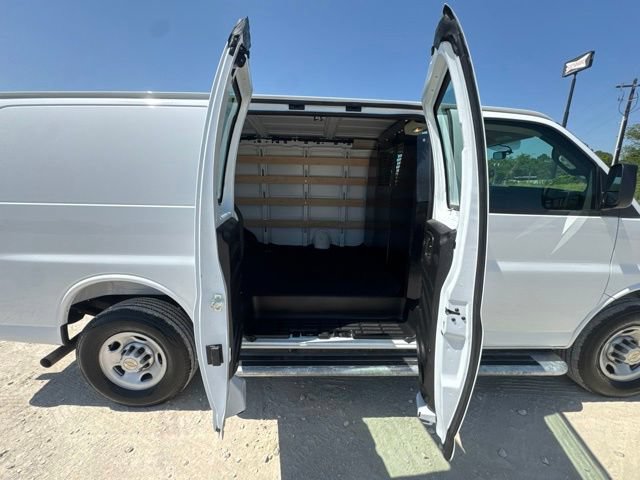 Used 2025 Chevrolet Express 2500 w/ Driver Convenience Package RWD image 10