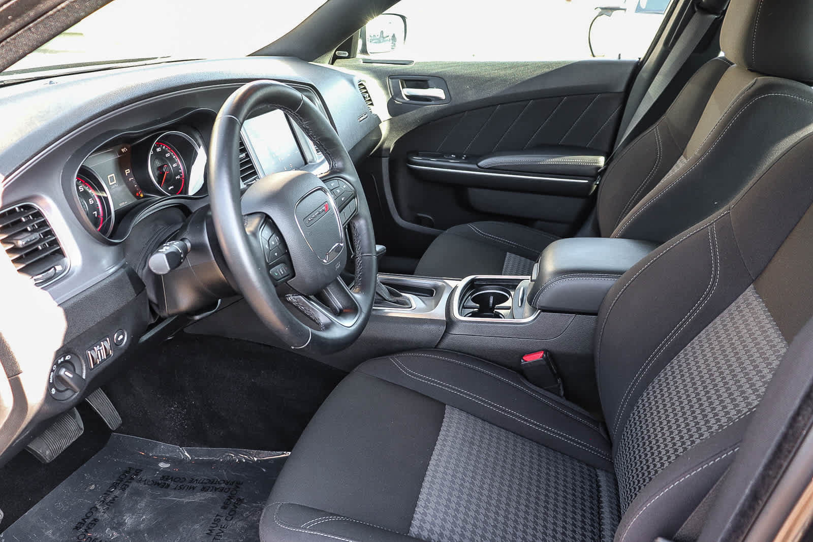 Used 2023 Dodge Charger SXT RWD image 16