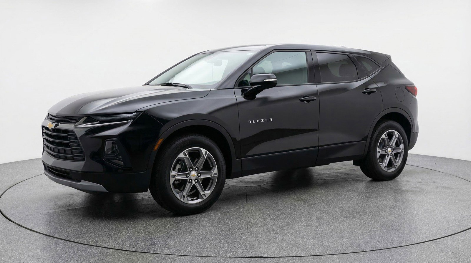Used 2025 Chevrolet Blazer LT FWD image 3