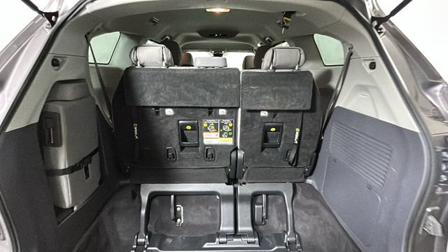 Used 2021 Toyota Sienna LE FWD image 29