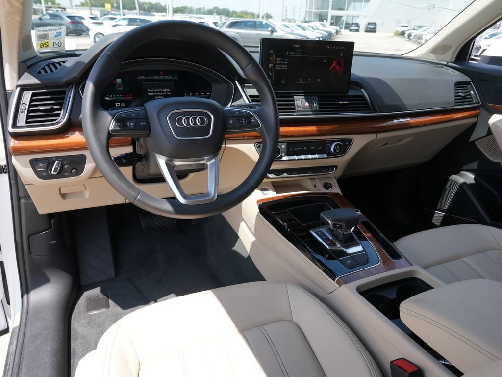 Used 2023 Audi Q5 2.0T Premium Plus w/ Premium Plus Package AWD/4WD image 26