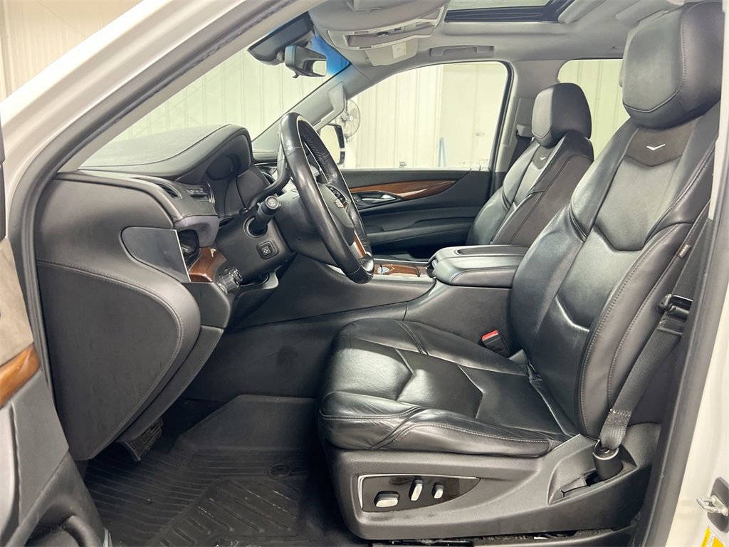 Used 2019 Cadillac Escalade ESV Premium Luxury image 20