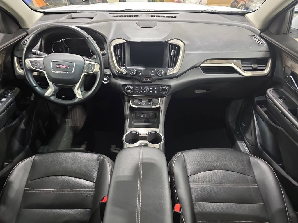 Used 2024 GMC Terrain Denali image 9