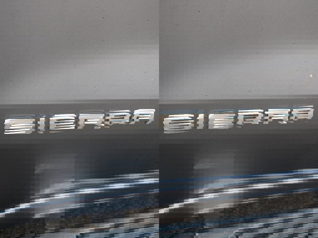 Used 2022 GMC Sierra 1500 SLT image 17