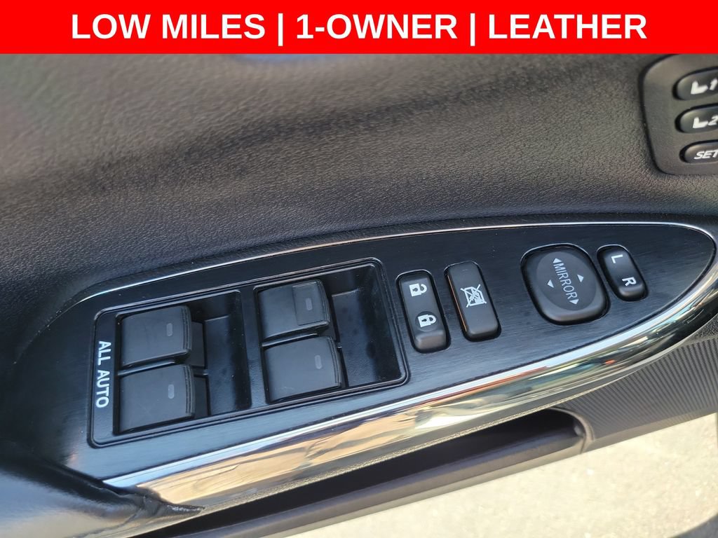 Used 2015 Toyota Avalon Limited FWD image 25
