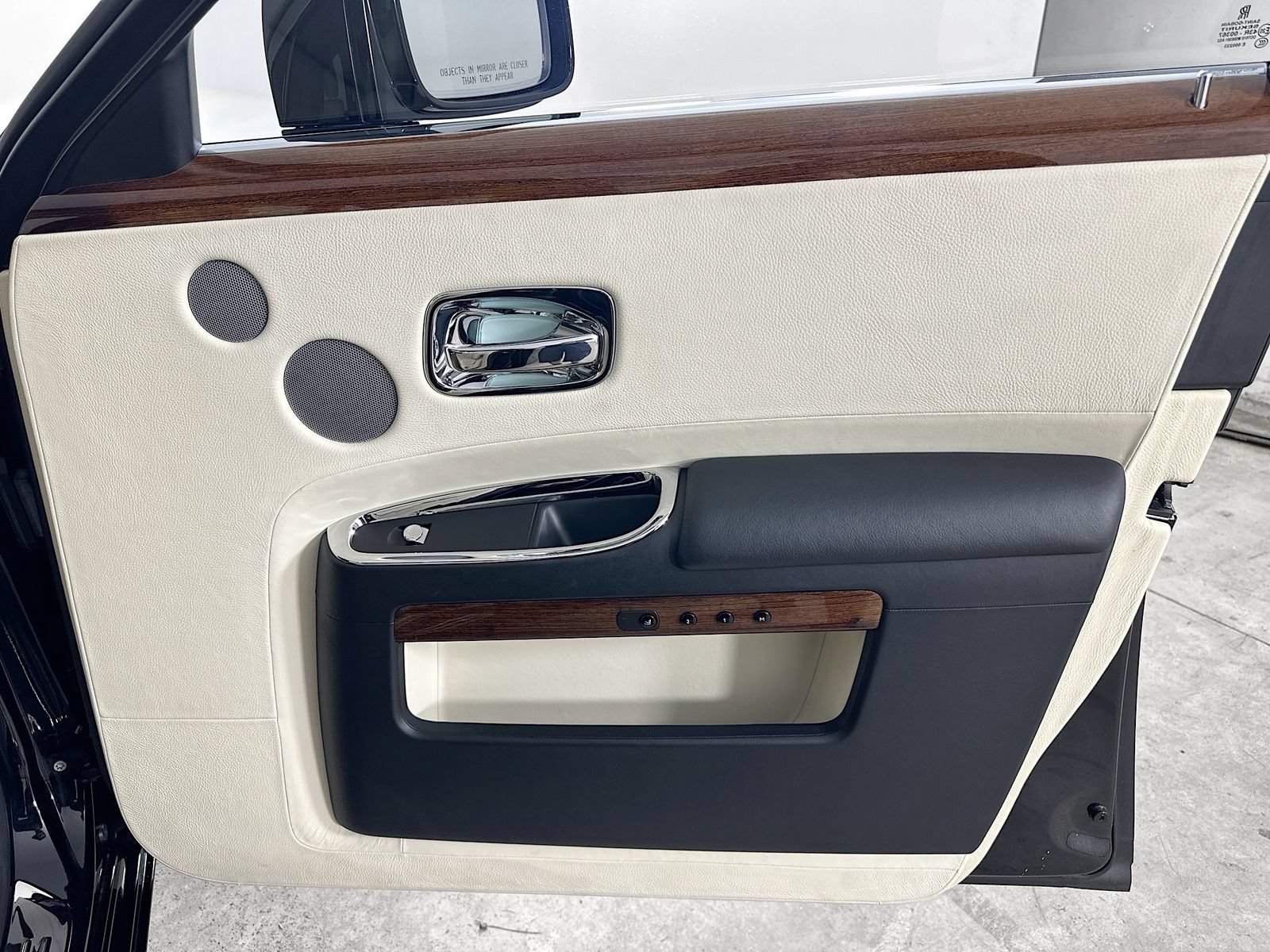 Used 2010 Rolls-Royce Ghost RWD image 46