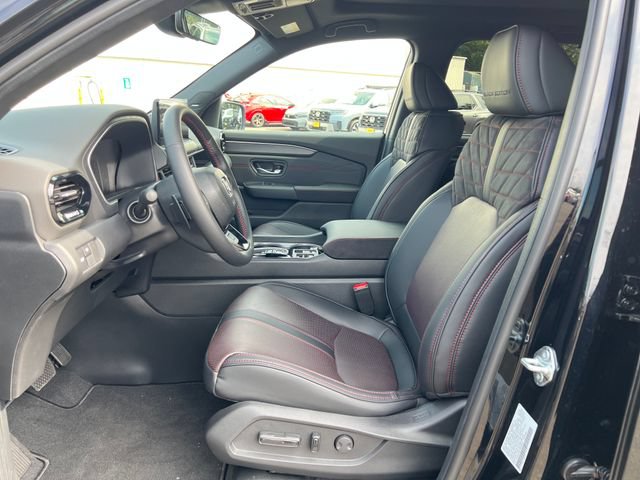 New 2026 Honda Pilot Black Edition image 16