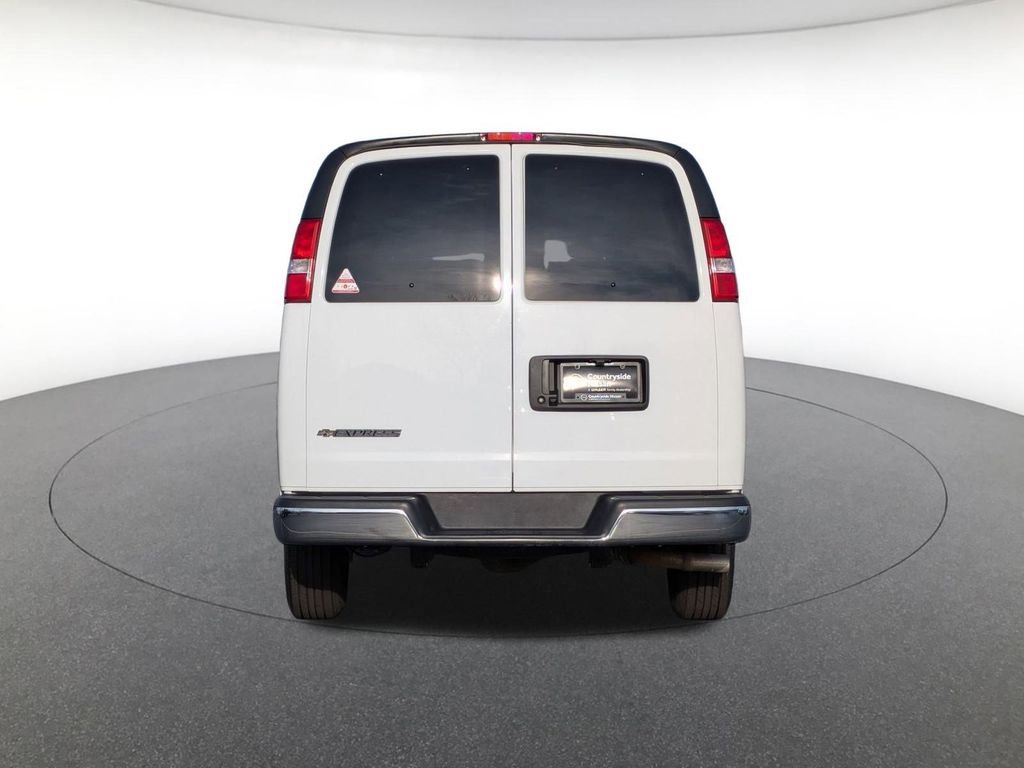 Used 2025 Chevrolet Express 3500 LT w/ LT Preferred Equipment Group RWD image 6