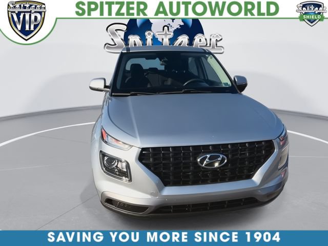 Used 2021 Hyundai Venue SE FWD image 3