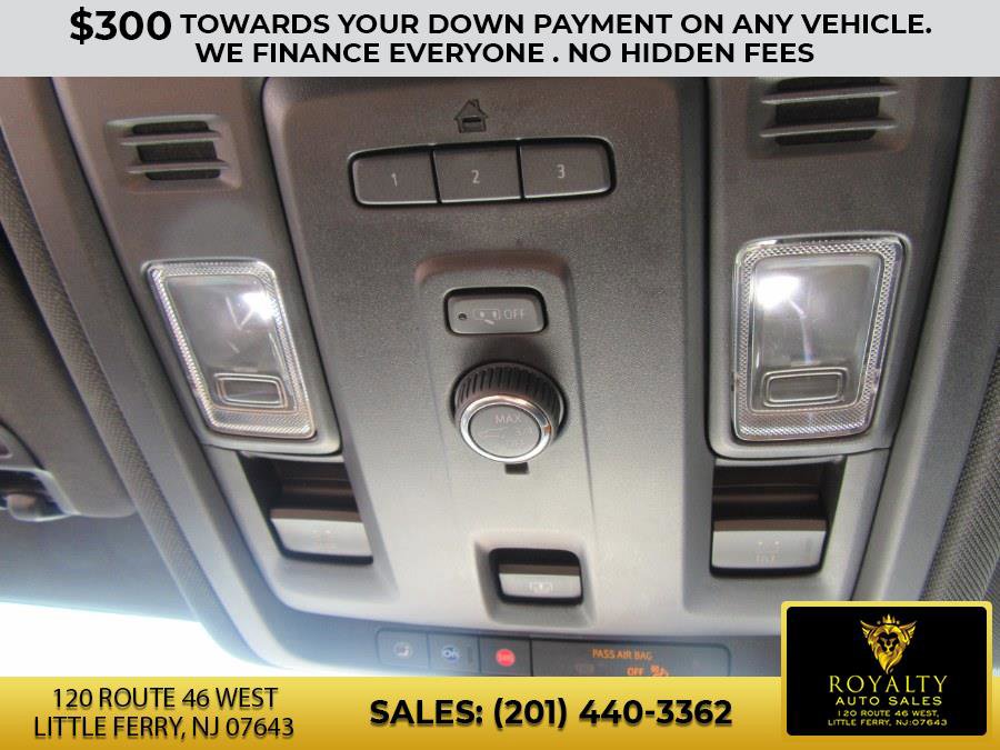 Used 2021 Chevrolet Suburban LT image 40