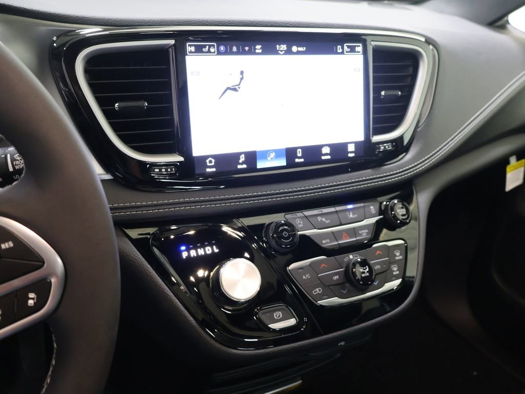 New 2026 Chrysler Pacifica Select image 22