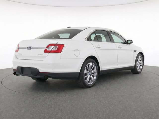 Used 2010 Ford Taurus Limited FWD image 4