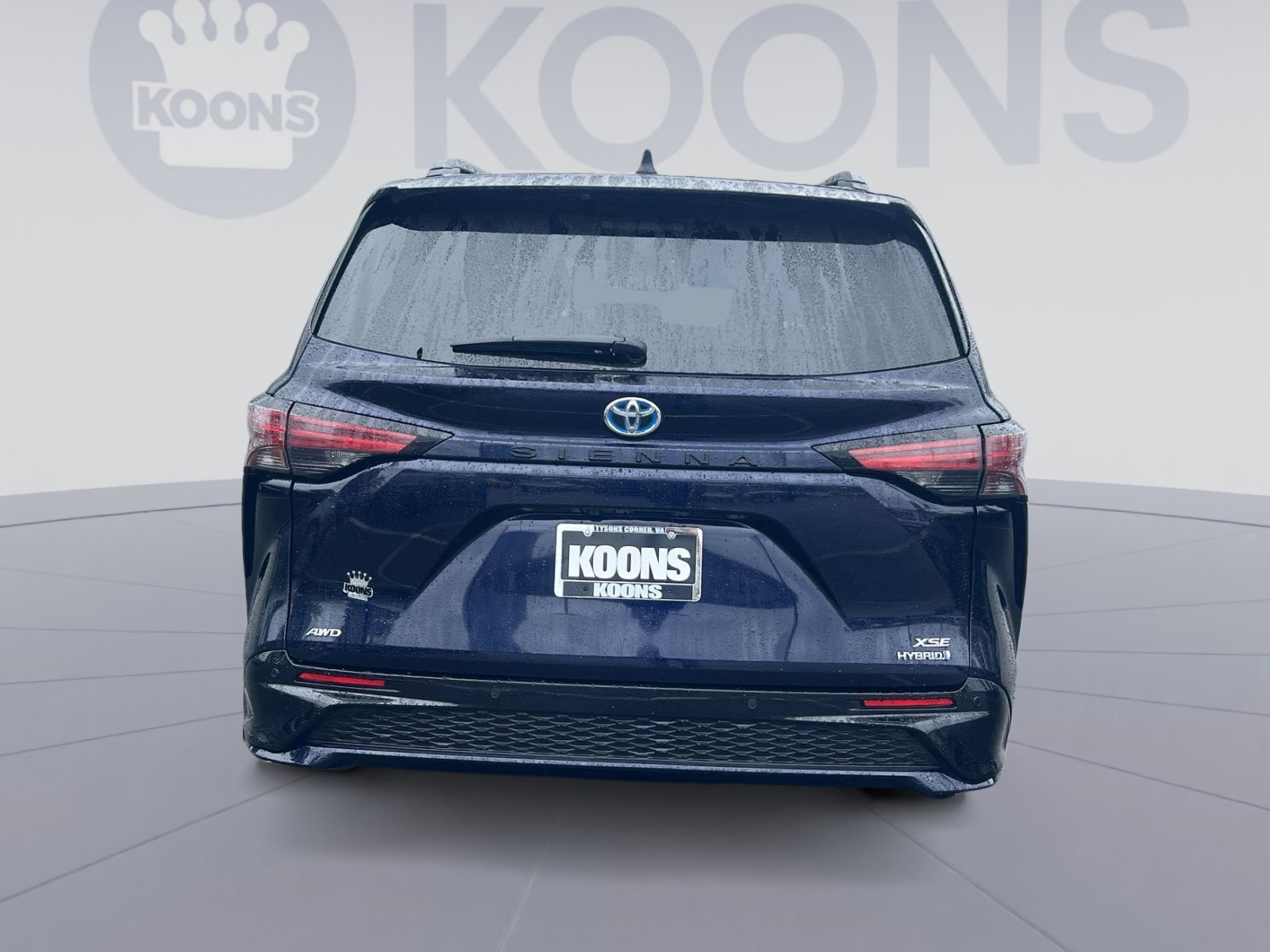 Used 2024 Toyota Sienna XSE w/ XSE Plus Package AWD/4WD image 10