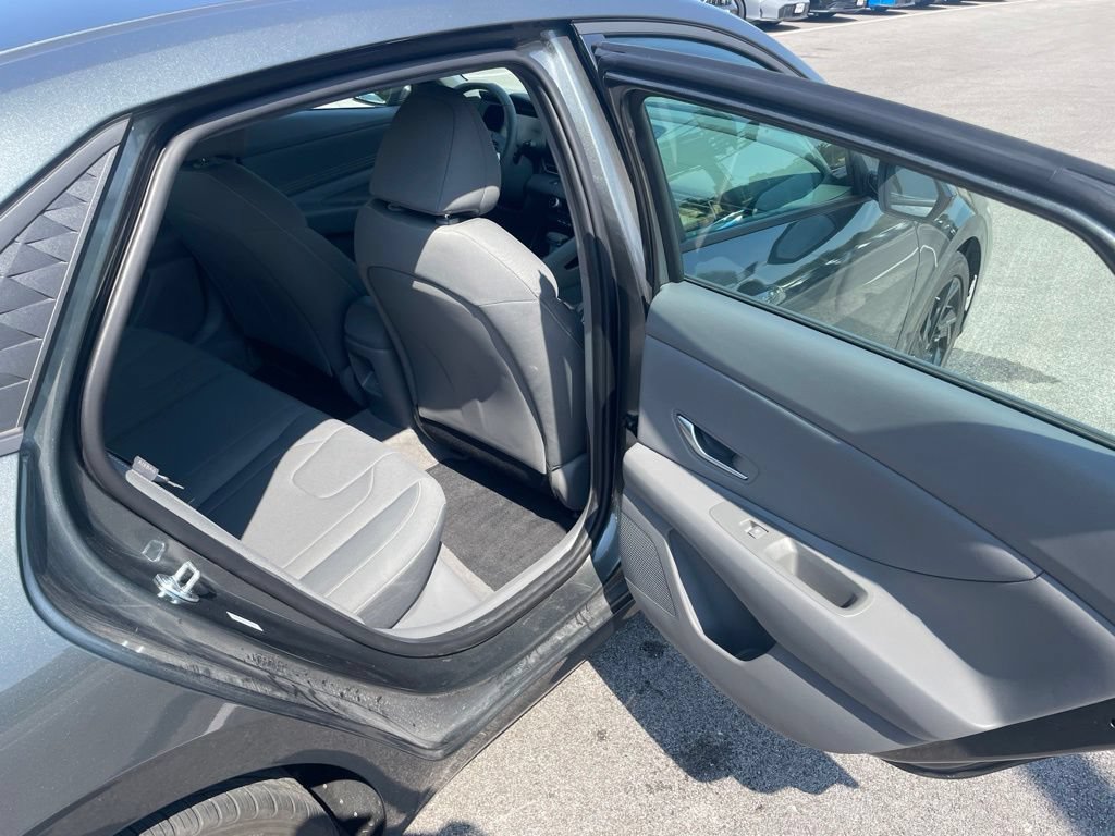 Used 2026 Hyundai Elantra Sport FWD image 15