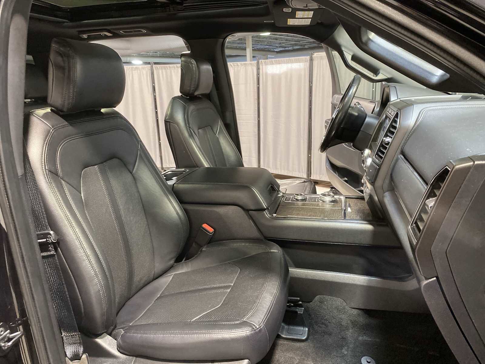Used 2019 Ford Expedition Limited AWD/4WD image 14