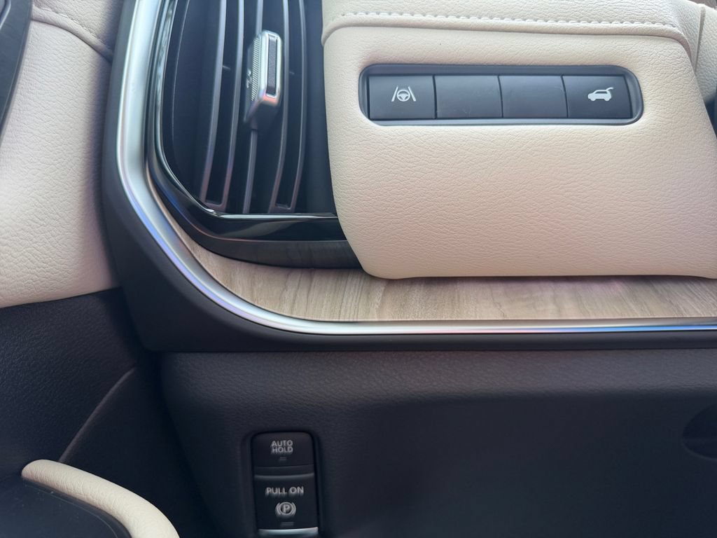 New 2026 Nissan Armada Platinum AWD/4WD image 24