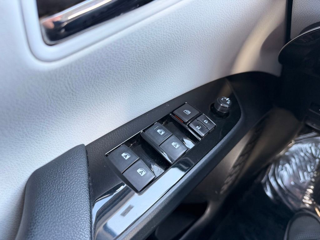 Used 2017 Toyota Prius Four image 22