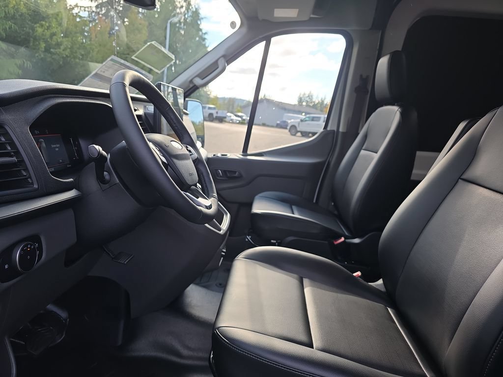 New 2026 Ford Transit 250 148 Medium Roof w/ Load Area Protection Package RWD image 12