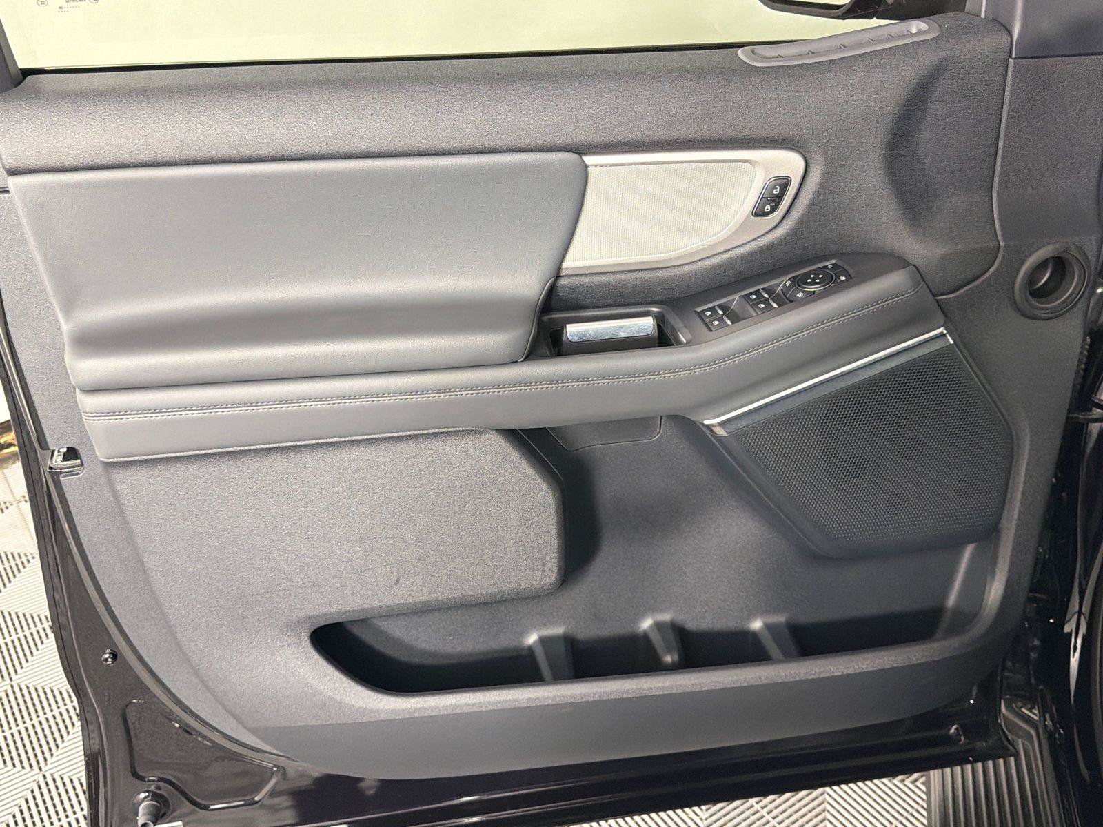 Used 2026 Ford Expedition Active RWD image 10
