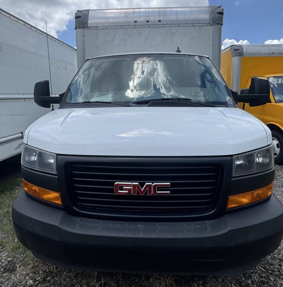 Used 2021 GMC Savana 3500 Extended w/ Power Convenience Package image 3