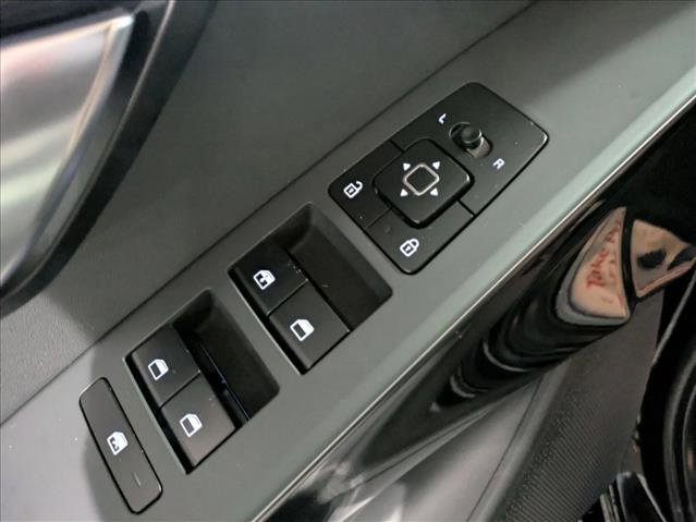 Used 2025 Kia Niro EX image 11