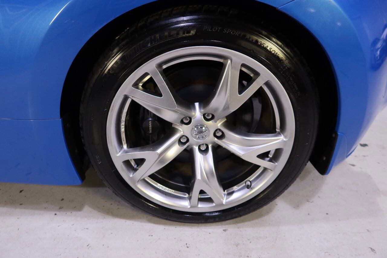 Used 2009 Nissan 370Z Touring w/ Sport Pkg image 29