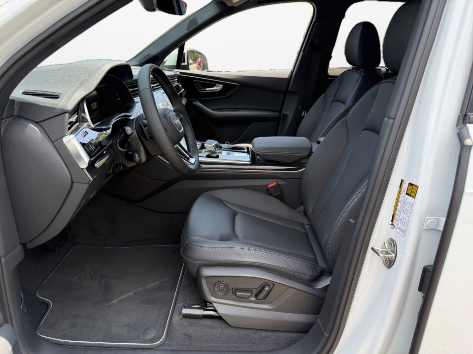 New 2026 Audi Q7 3.0T Premium Plus AWD/4WD image 9