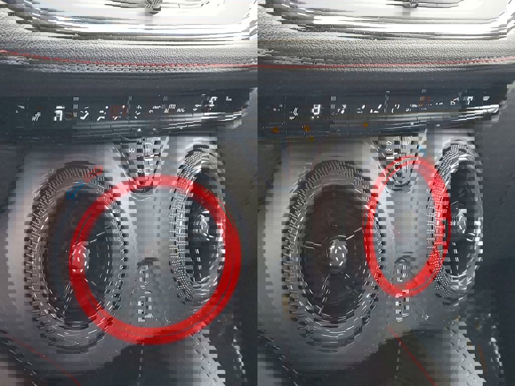 Used 2019 Chevrolet Blazer RS image 32