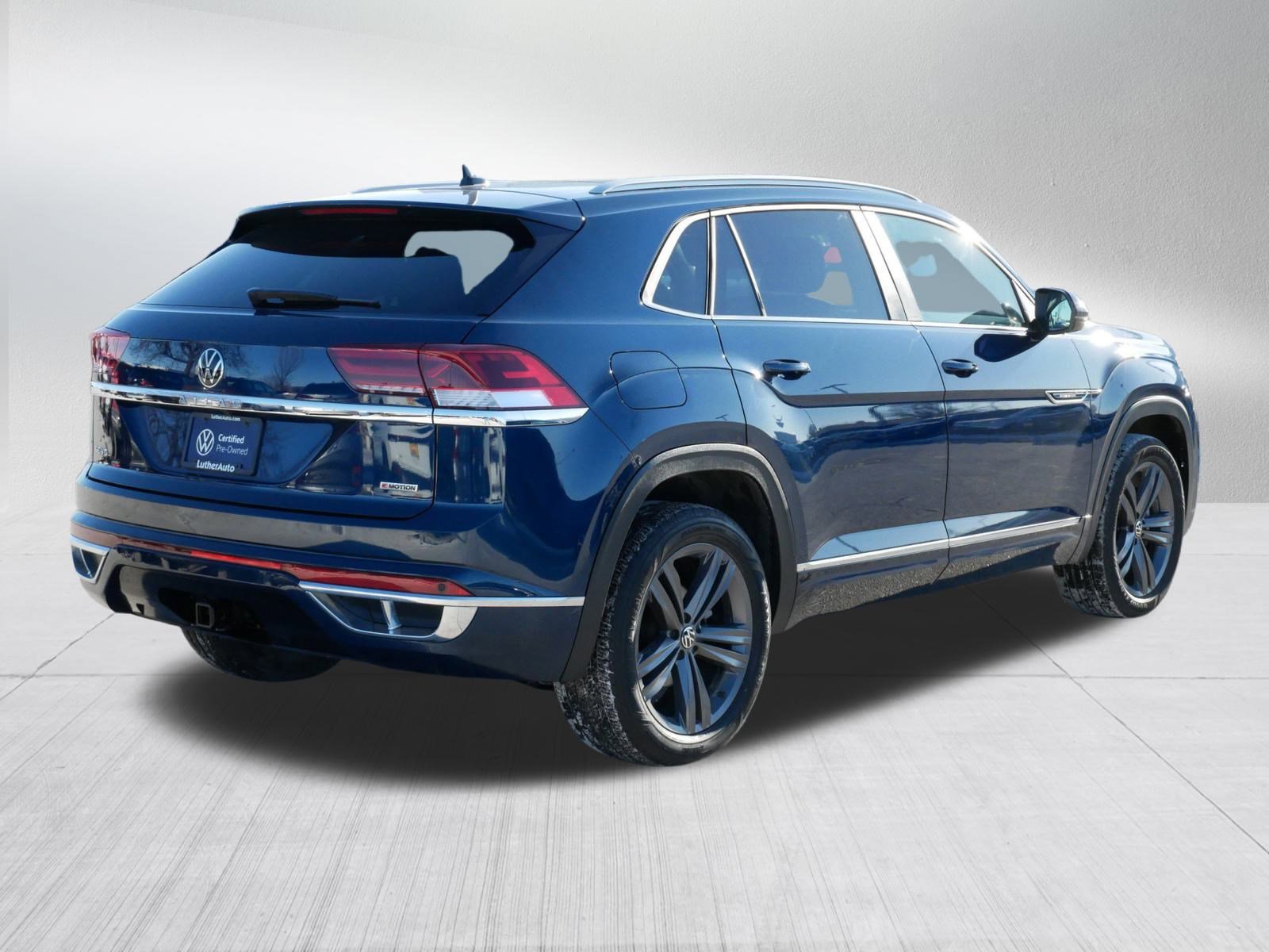 Certified 2021 Volkswagen Atlas Cross Sport SE w/ Panoramic Sunroof Package image 7