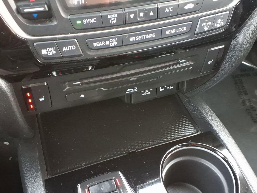 Used 2019 Honda Pilot Touring image 12