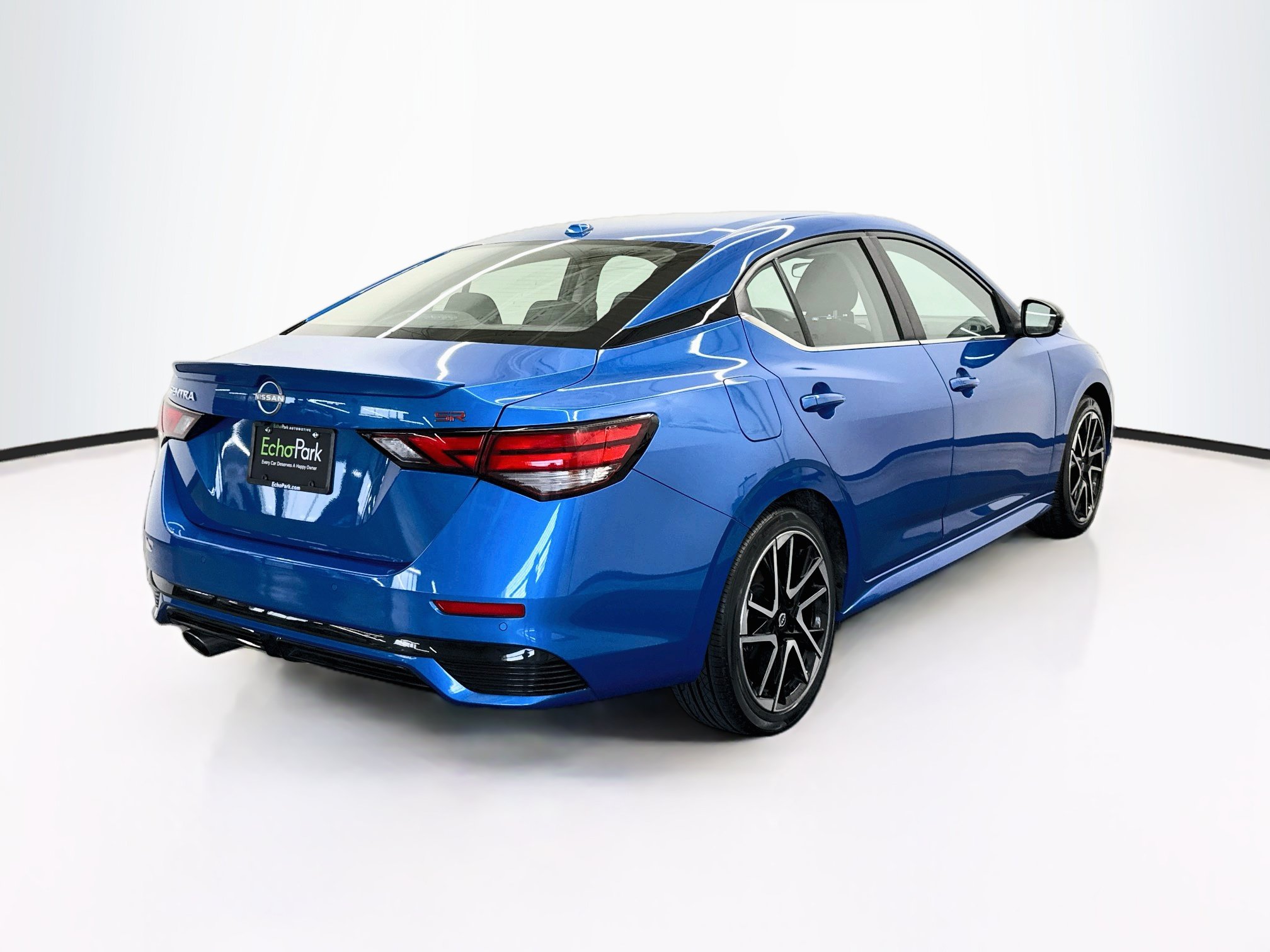 Used 2025 Nissan Sentra SR FWD image 9