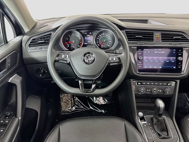 Certified 2020 Volkswagen Tiguan SE w/ Panoramic Sunroof Package AWD/4WD image 25
