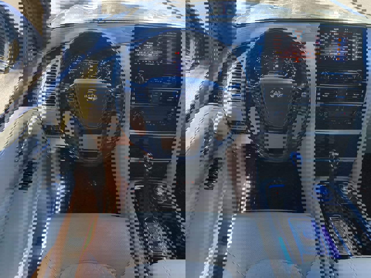 Used 2022 INFINITI QX80 Sensory w/ All-Season Package image 16