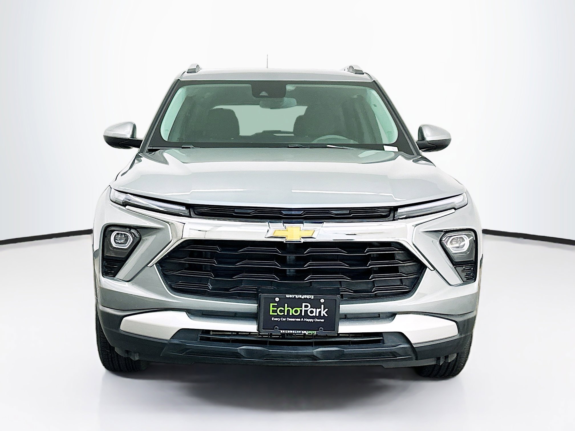 Used 2025 Chevrolet TrailBlazer LT image 2