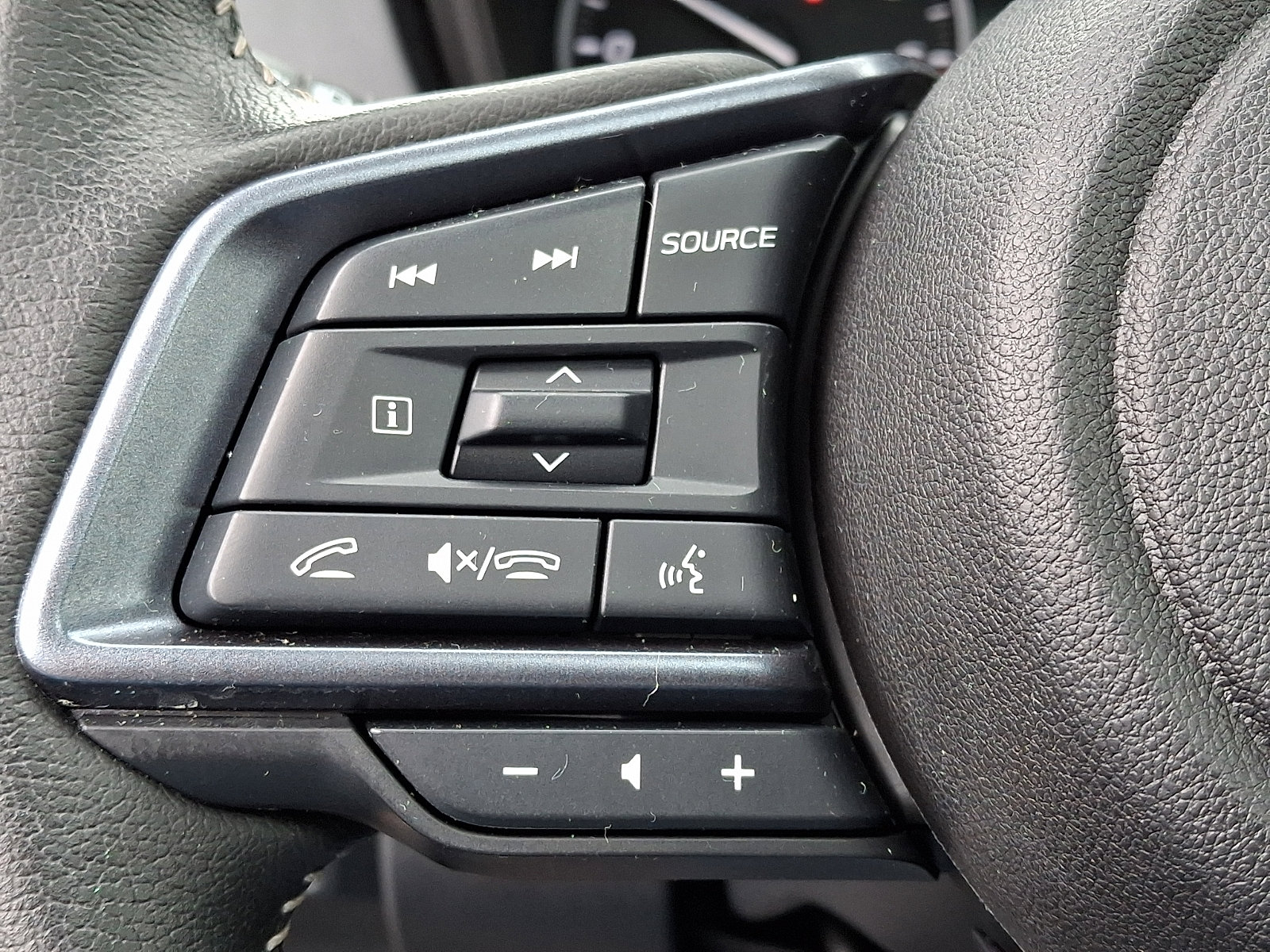 Certified 2025 Subaru Forester Limited image 24