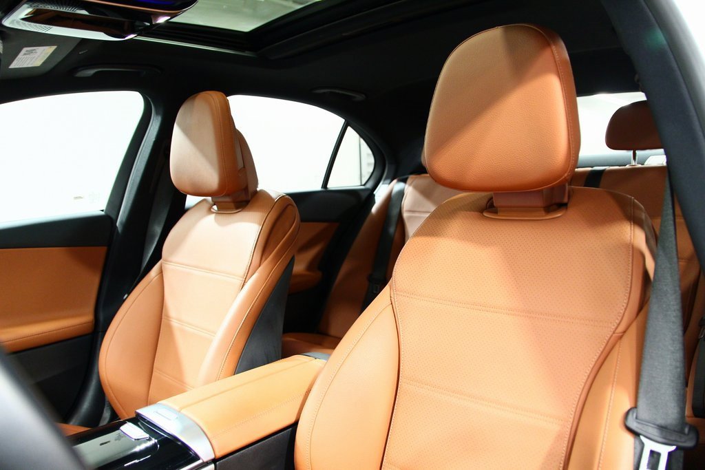 Used 2023 Mercedes-Benz C 300 Sedan image 18