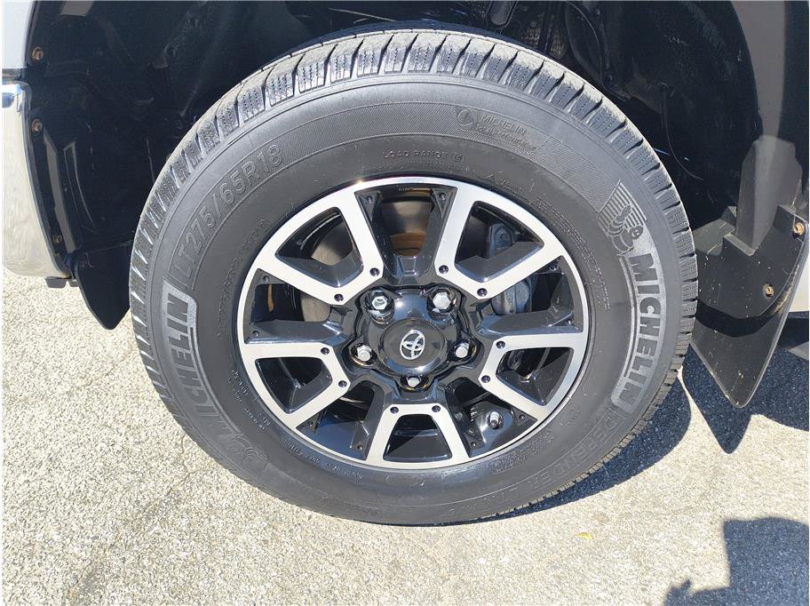 Used 2015 Toyota Tundra SR5 w/ TRD Off Road Package AWD/4WD image 19