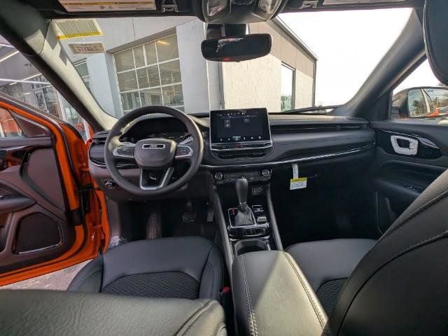 New 2026 Jeep Compass Latitude image 12
