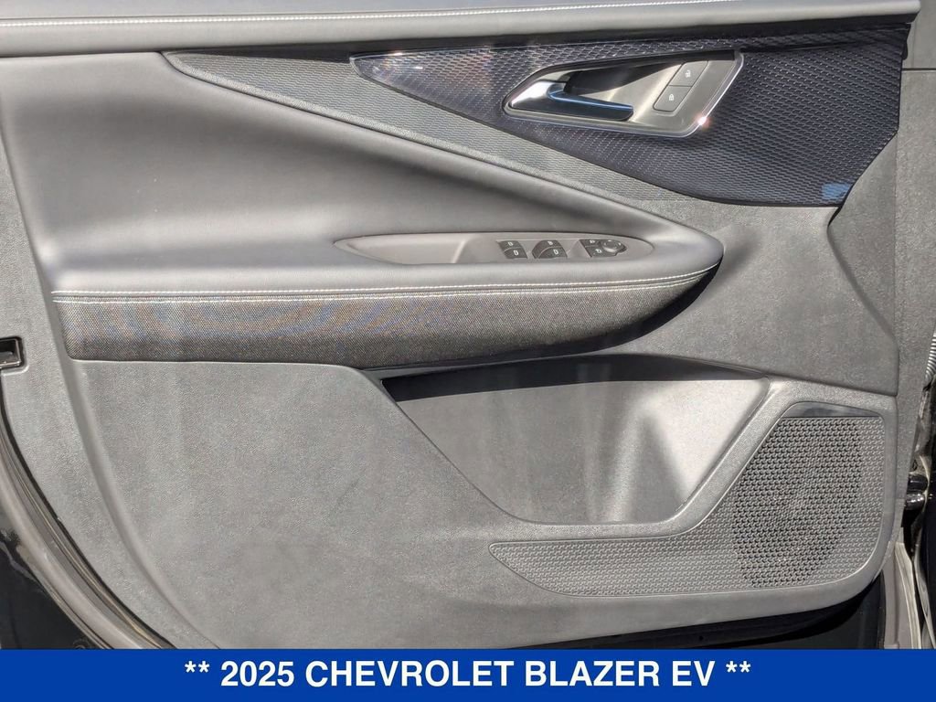 New 2025 Chevrolet Blazer EV LT w/ Midnight/Sport Edition AWD/4WD image 11